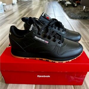 Women's Reebok Classic Leather Running Shoes - GY0961 Core Black